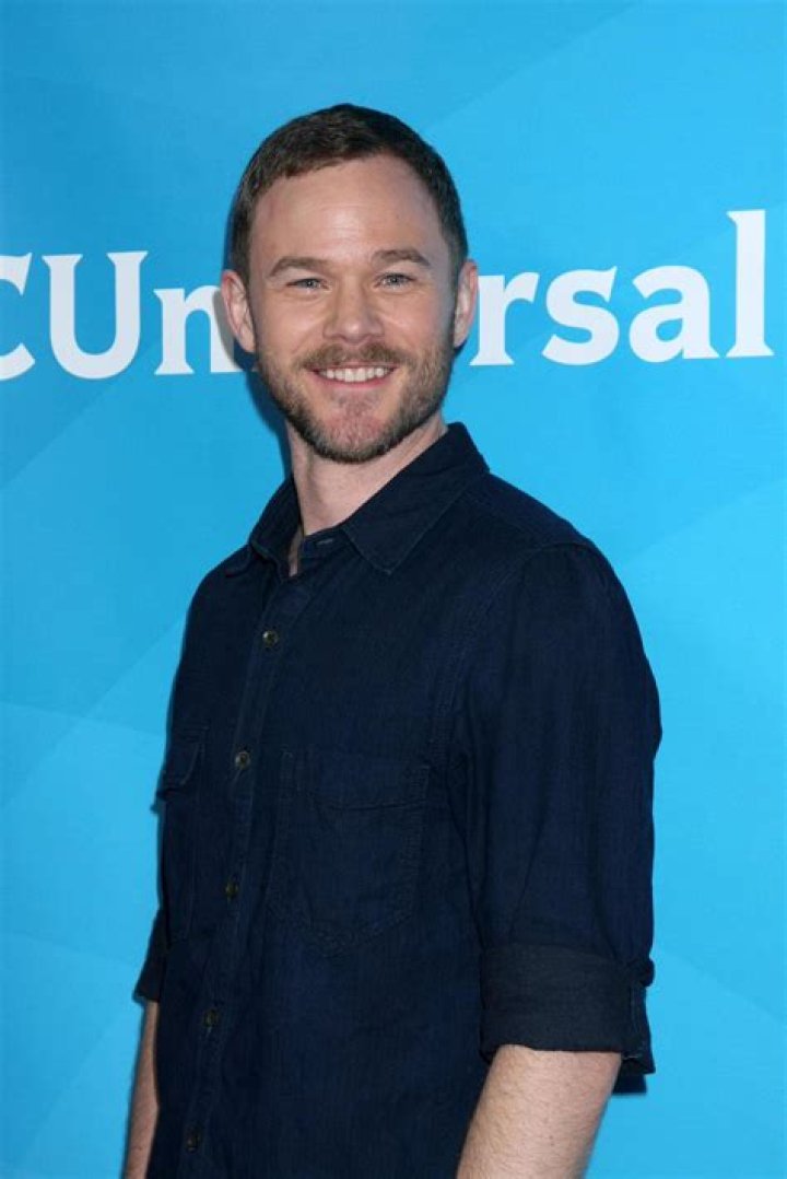 Who is Aaron Ashmore Dating Now