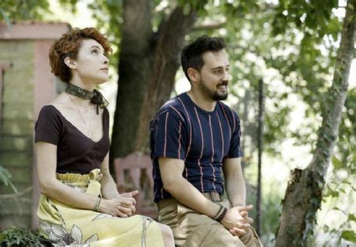 Who is Acelya Topaloglu Dating Now?