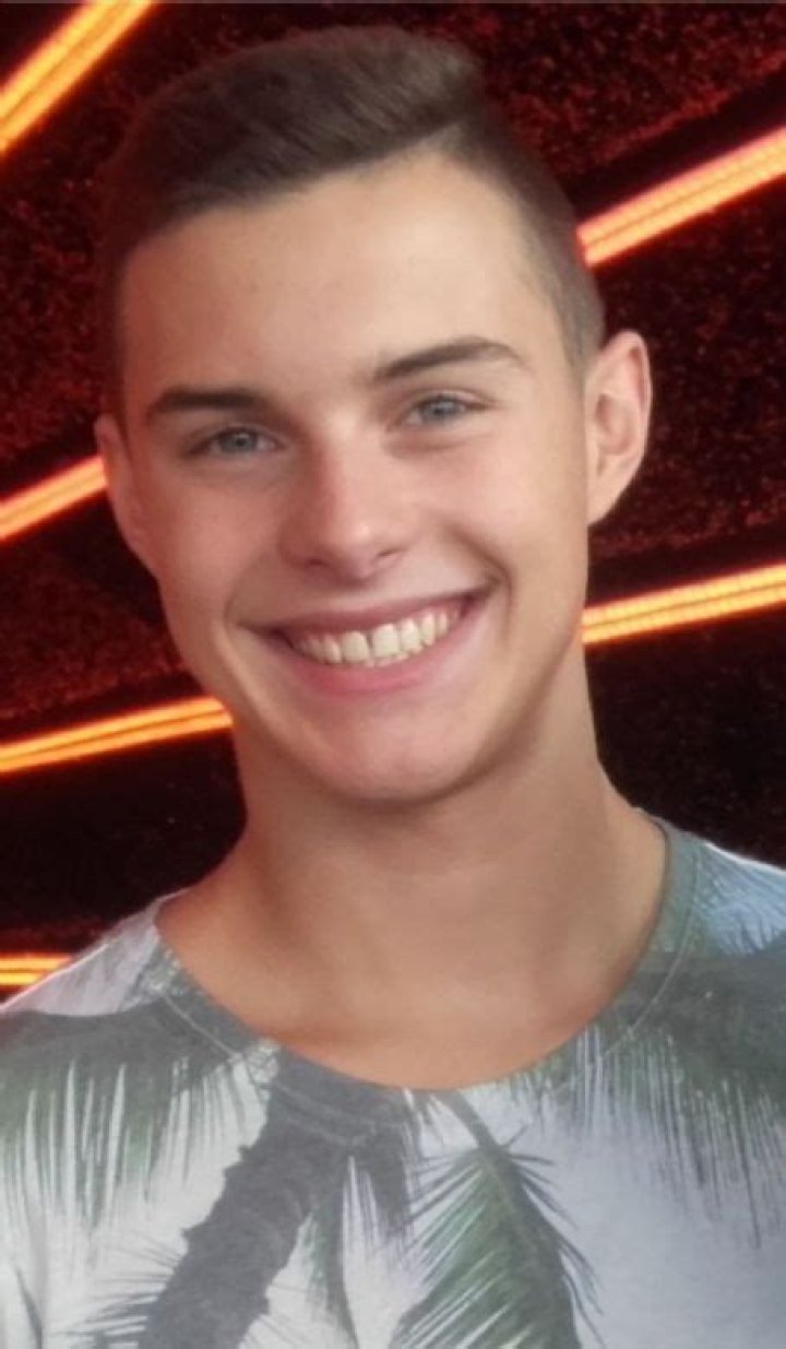 Who is Adam Zdrojkowski Dating Now?