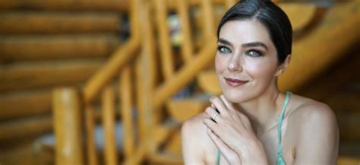 Who is Adrianne Leon Dating Now?