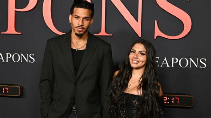 Who is AfroSenju Dating Now?