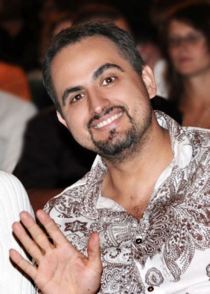 Who is Agustin Egurrola Dating Now