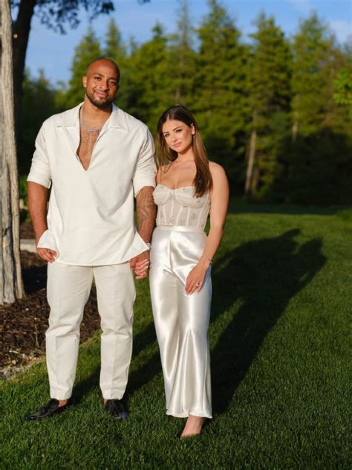 Who is AJ Johnson Dating Now