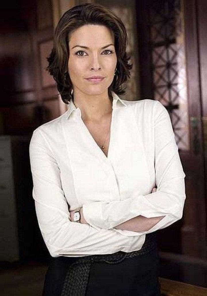 Who is Alana De la Garza Dating Now