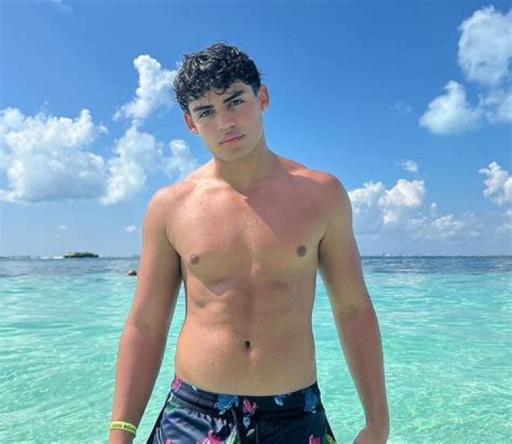 Who is Alejandro Rosario Dating Now