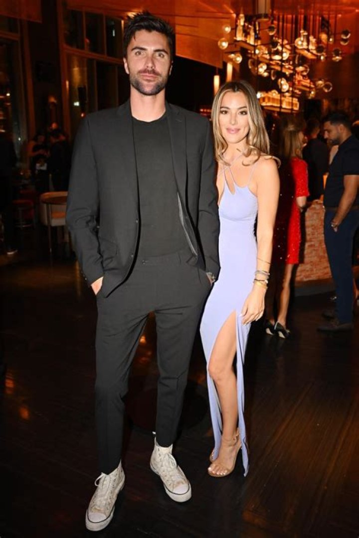 Who is Alex Christine Schneiderman Dating Now?