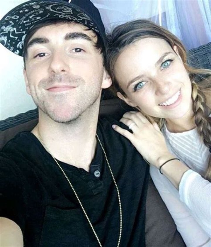 Who is Alex Gaskarth Dating Now