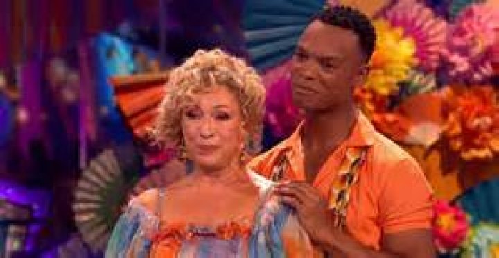 Who is Alex Kingston Dating Now?