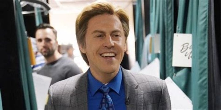 Who is Alex Moffat Dating Now