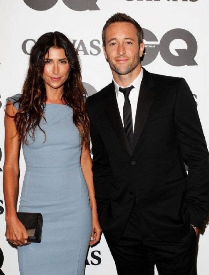 Who is Alex O'Loughlin Dating Now