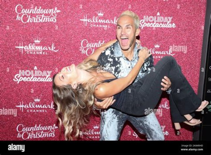 Who is Alexa PenaVega Dating Now?