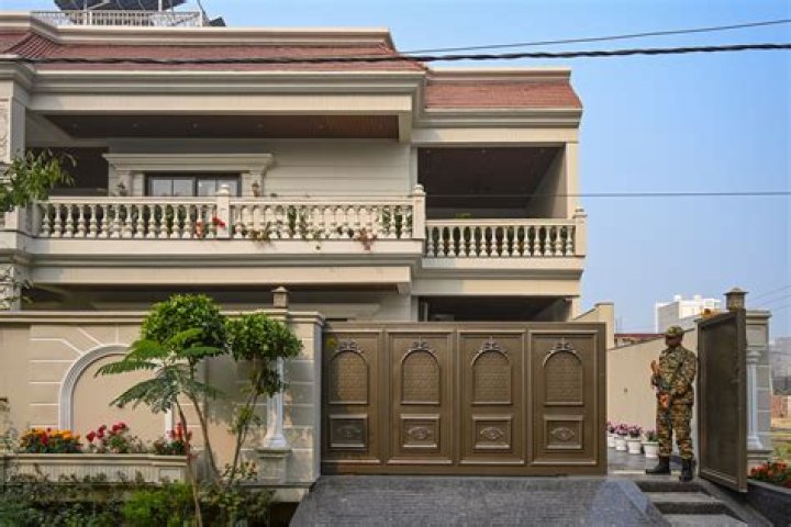 Who is Alok Dating Now?