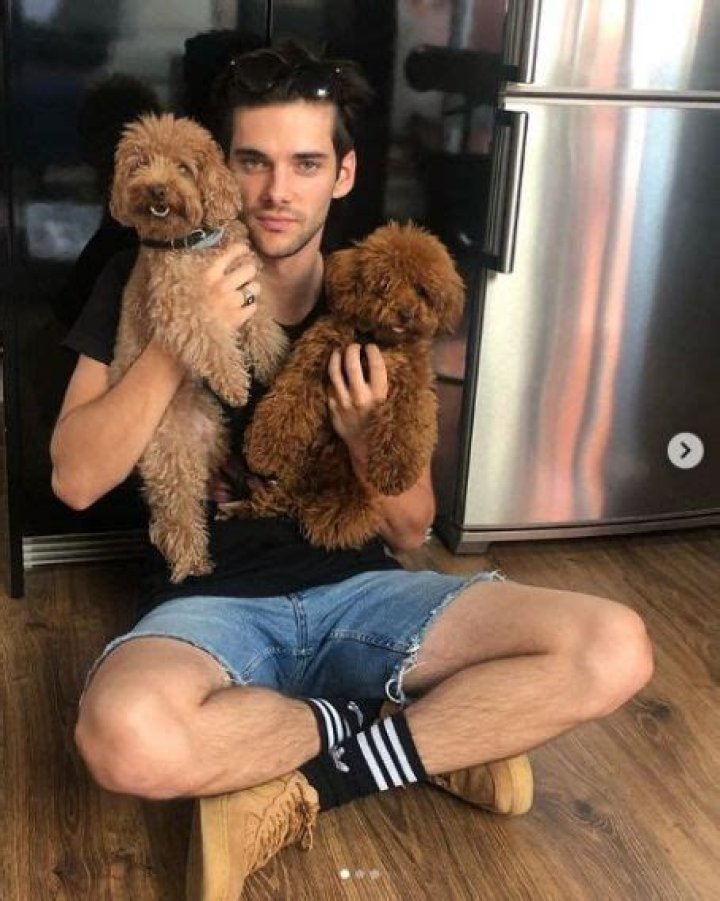 Who is Álvaro Rico Dating Now