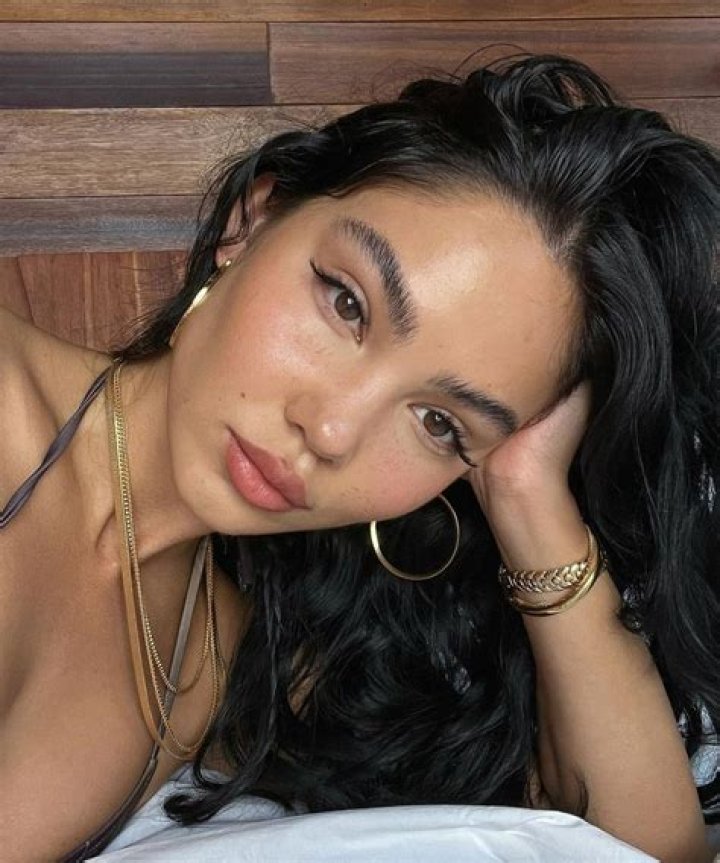 Who is Amanda Khamkaew Dating Now