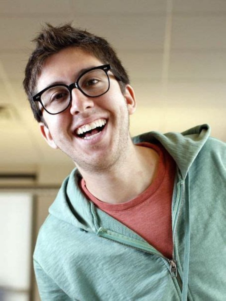 Who is Amir Blumenfeld Dating Now?