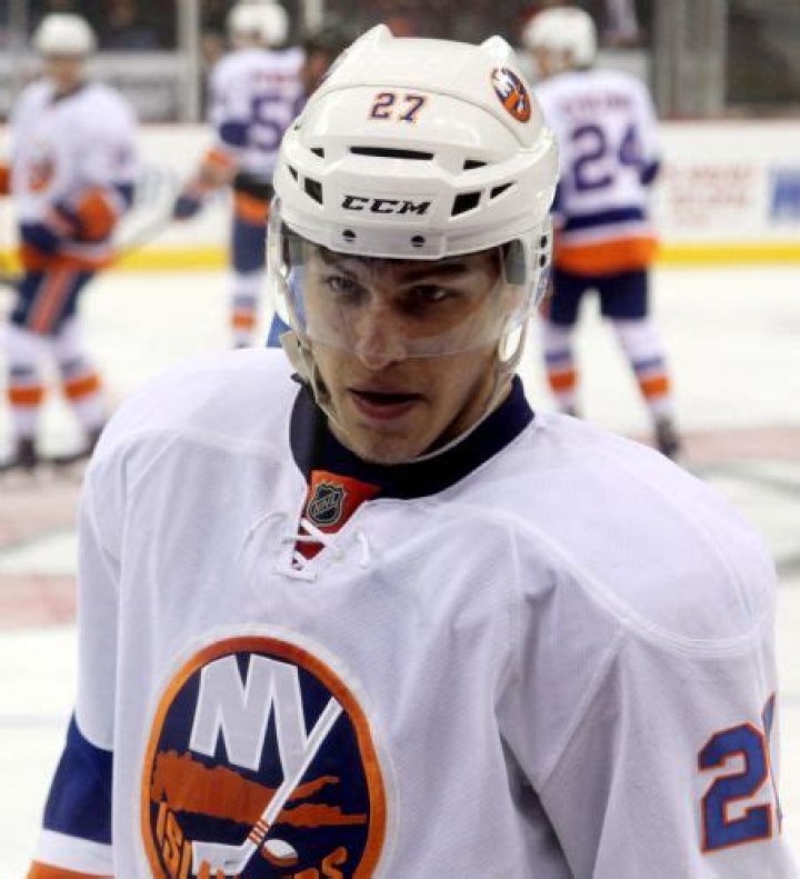 Who is Anders Lee Dating Now