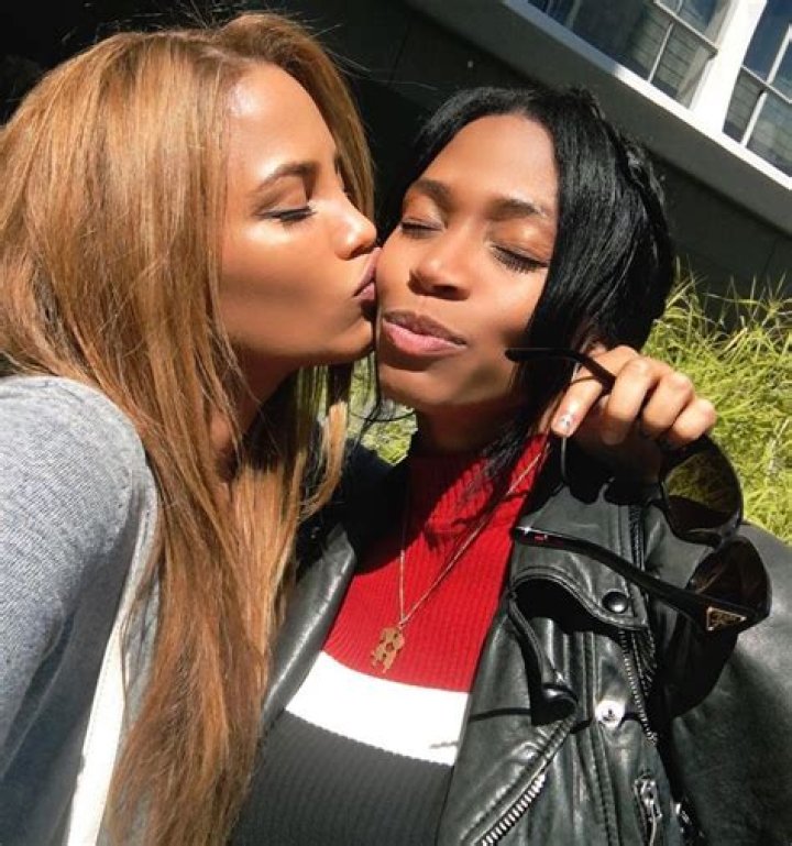 Who is Andrea Brooks Dating Now