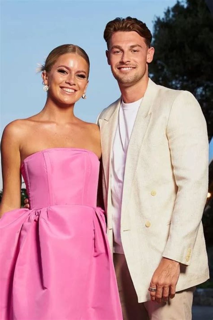 Who is Andrew Keegan Dating Now