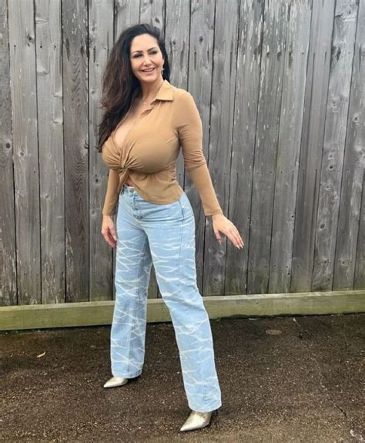 Who is Angelika Oles Dating Now?