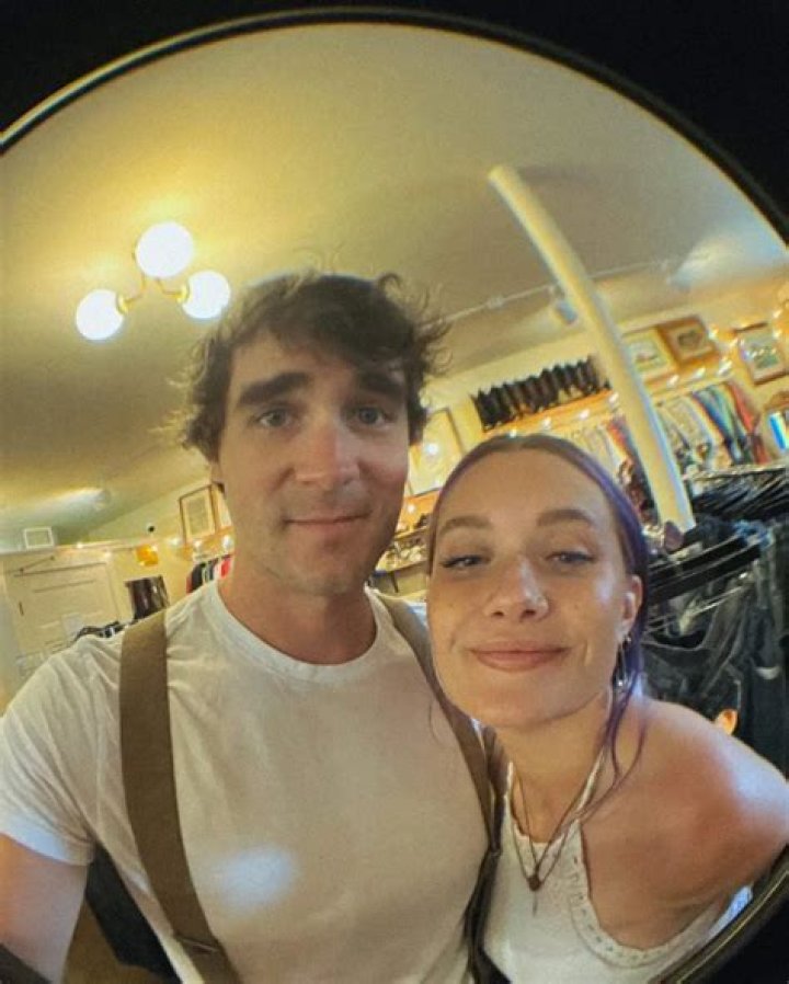 Who is Annalise Wood Dating Now?