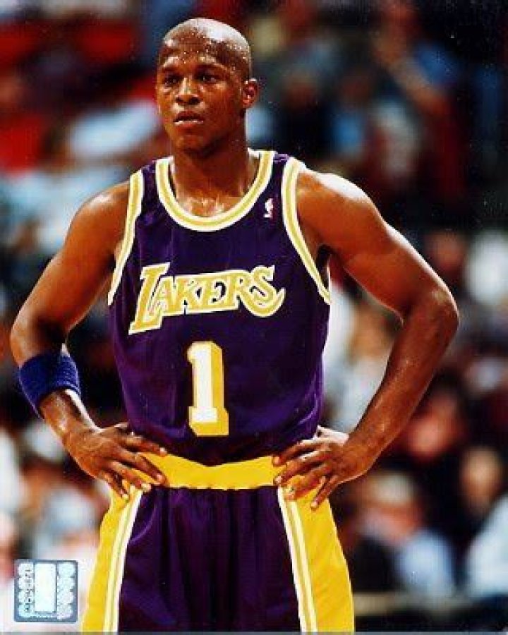 Who is Anthony Peeler Dating Now?