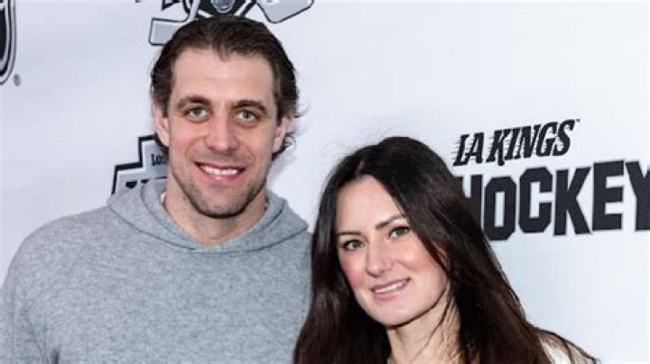 Who is Anze Kopitar Dating Now