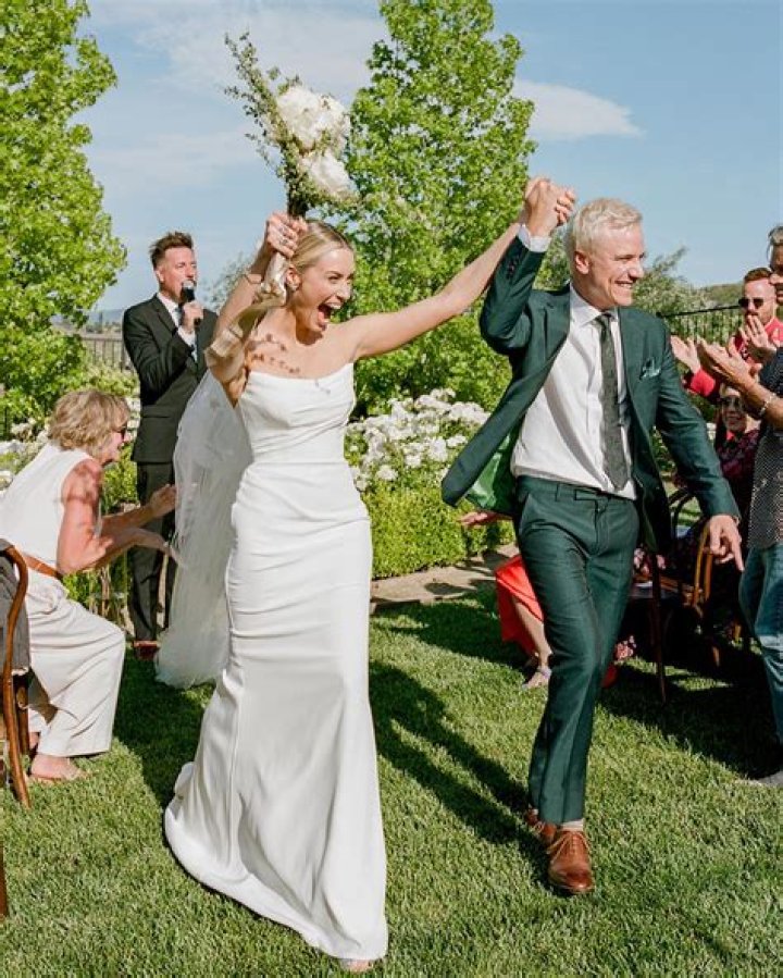 Who is Arielle Vandenberg Dating Now