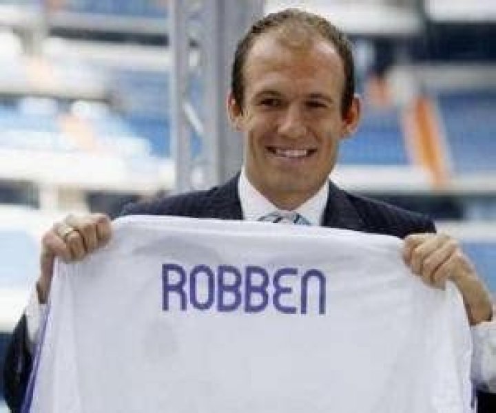 Who is Arjen Robben Dating Now?