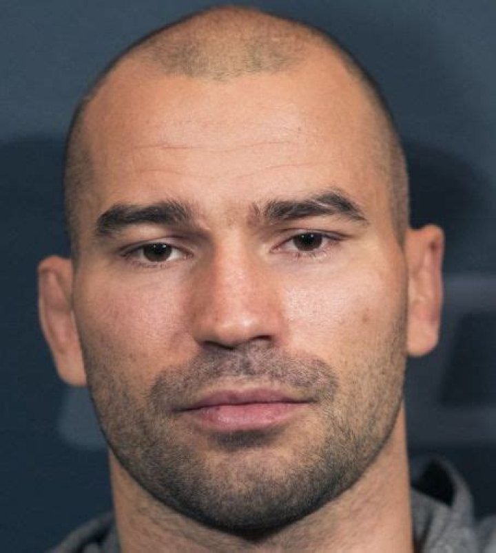 Who is Artem Lobov Dating Now