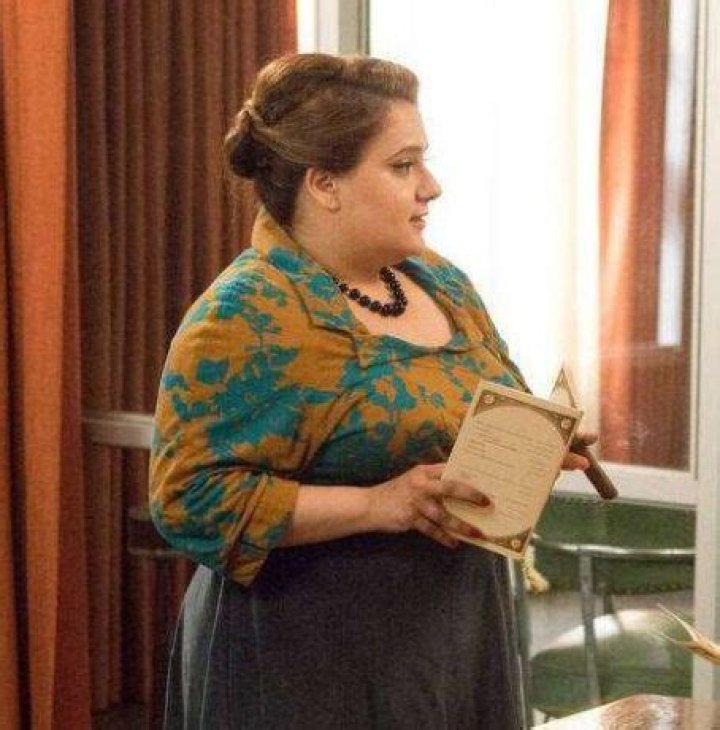 Who is Artemis Pebdani Dating Now?