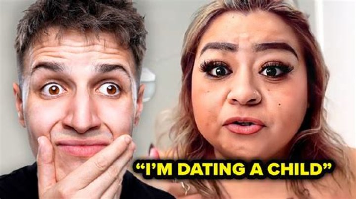 Who is Ash Hardell Dating Now?