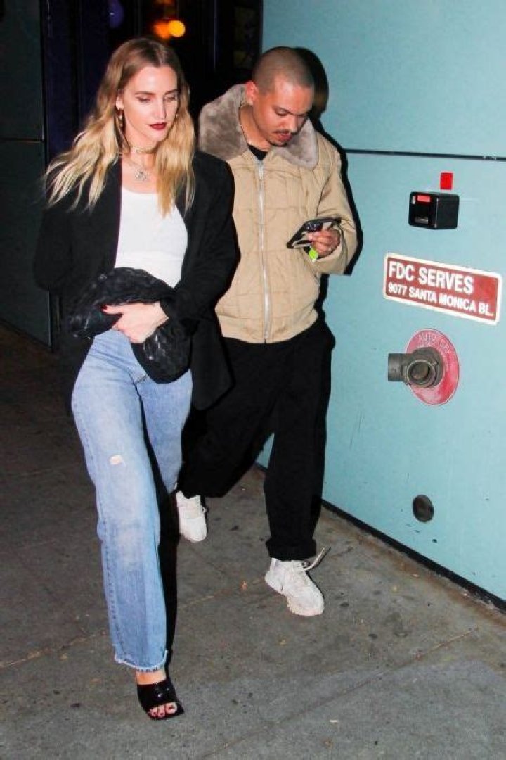 Who is Ashlee Simpson Dating Now