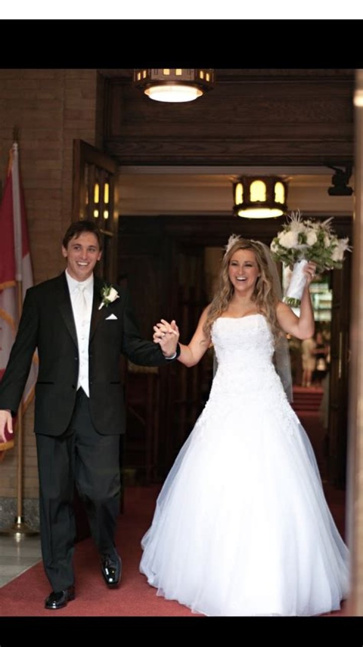 Who is Ashley Leggat Dating Now?