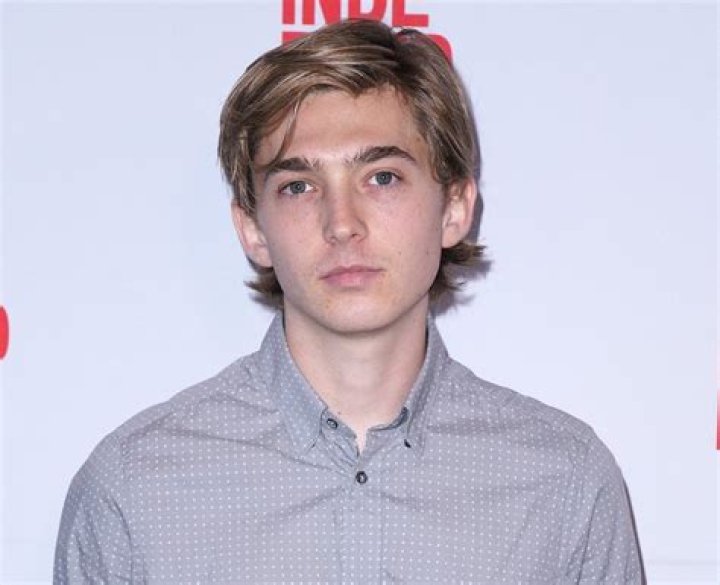 Who is Austin Abrams Dating Now
