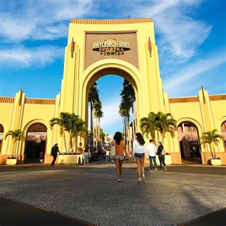 Who is AvoidingThePuddle Dating Now?