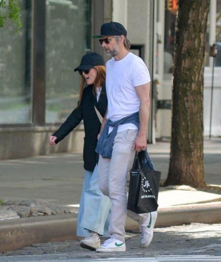 Who is Bart Freundlich Dating Now?