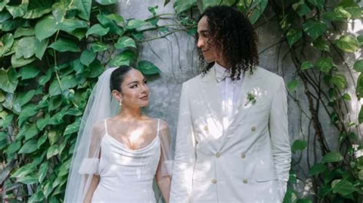 Who is Blue Deckert Dating Now?