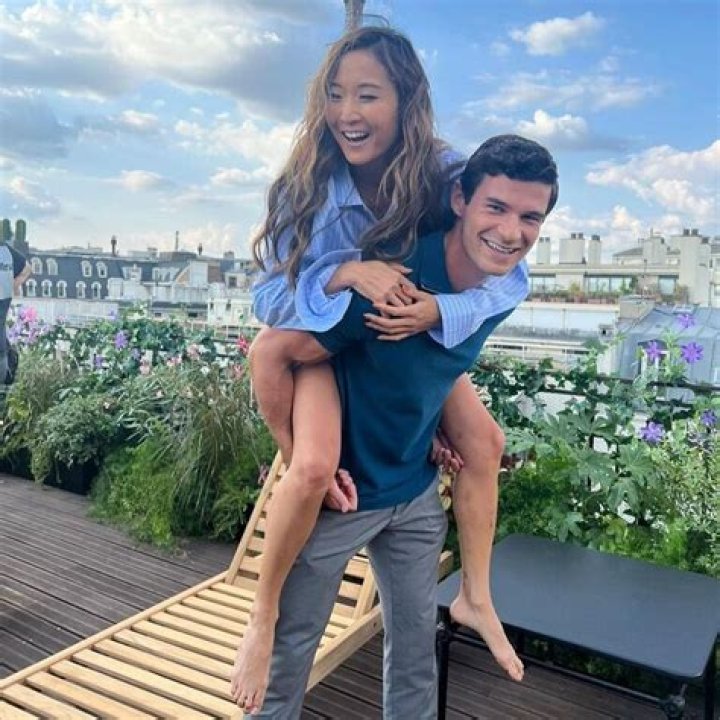 Who is Bosung Park Dating Now?