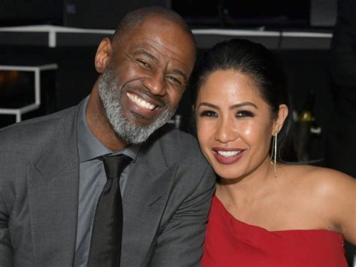 Who is Brian McKnight Dating Now