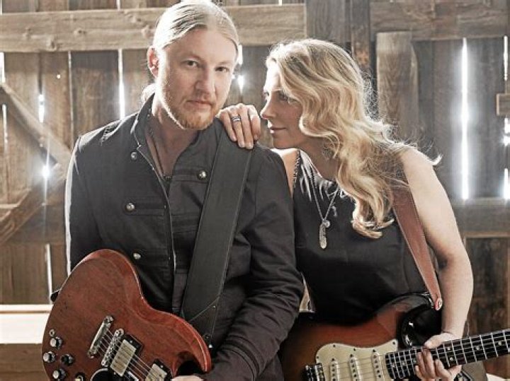 Who is Brian Setzer Dating Now