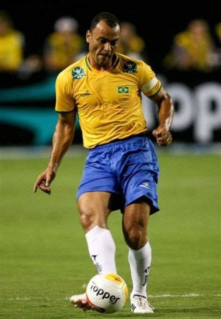 Who is Cafu Dating Now