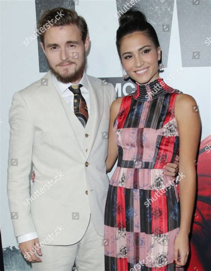 Who is Callan McAuliffe Dating Now