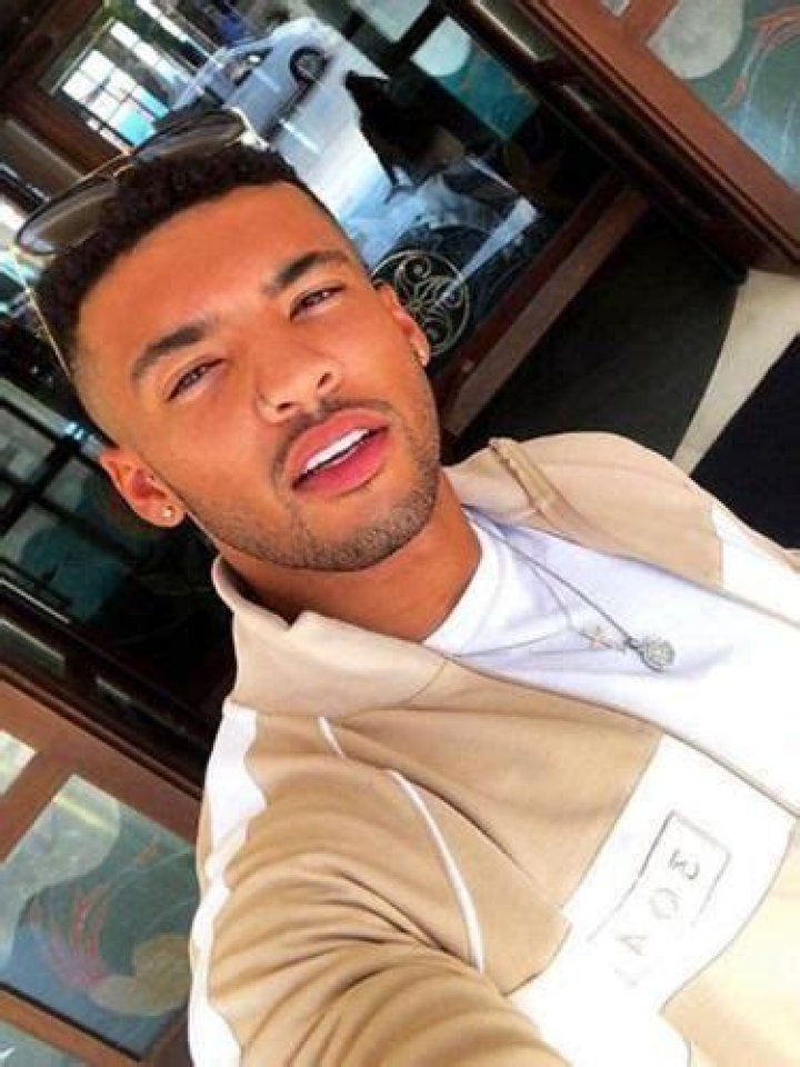 Who is Callum Izzard Dating Now?