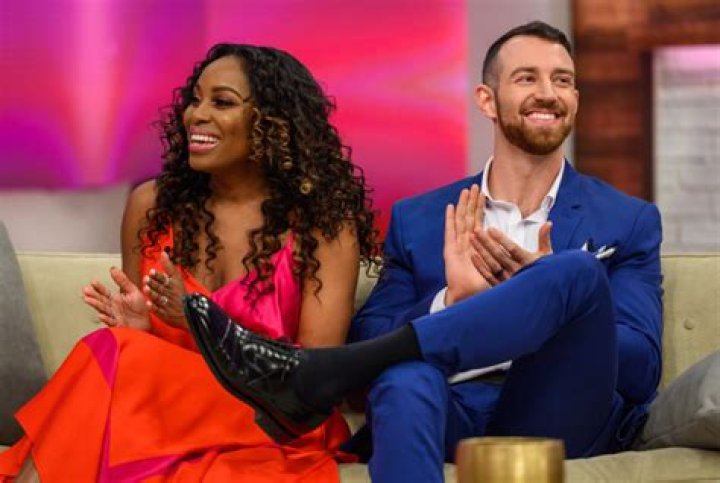 Who is Cameron Sanderson Dating Now?