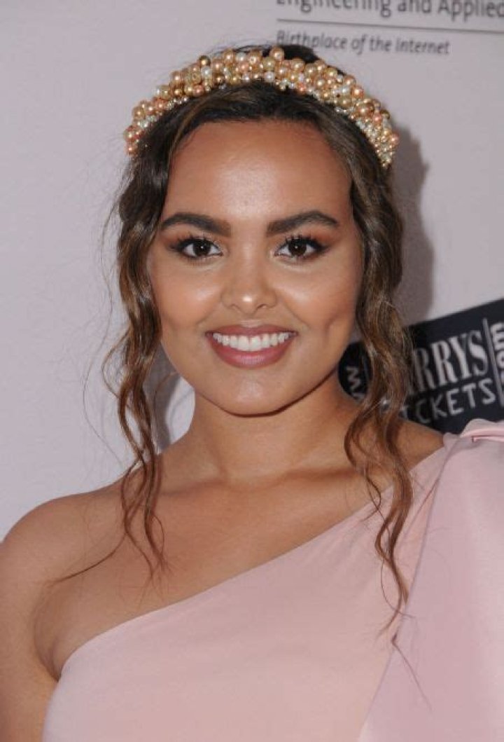 Who is Camille Leonard Dating Now