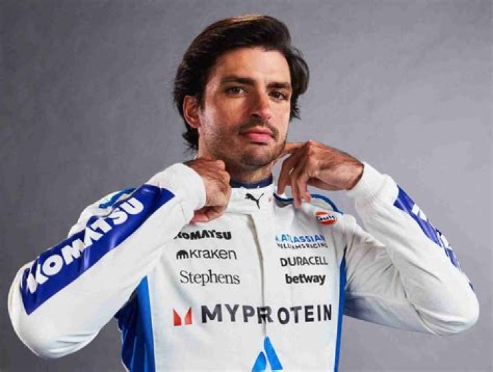 Who is Carlos Sainz Jr. Dating Now