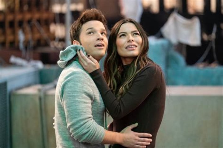 Who is Carly Aquilino Dating Now