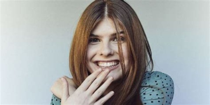 Who is Catie Turner Dating Now