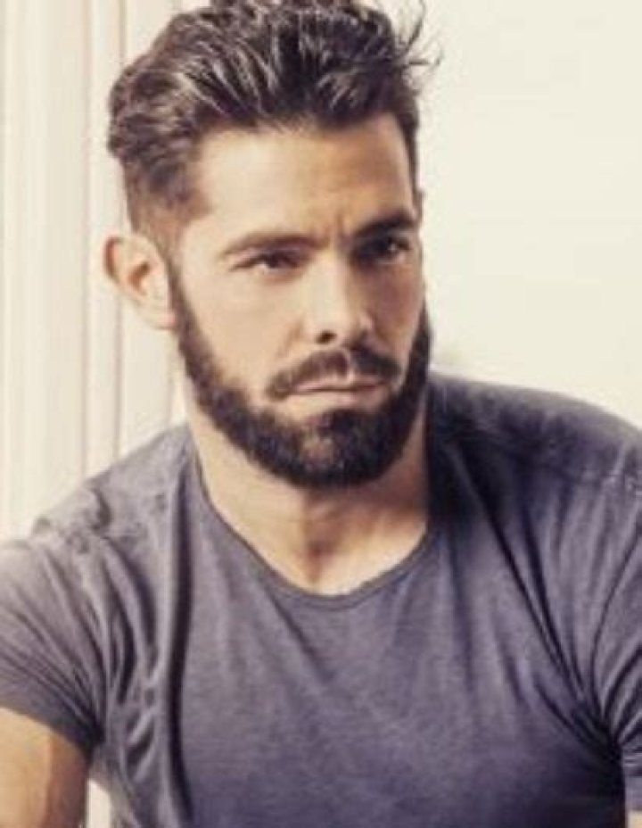 Who is Charlie King Dating Now?