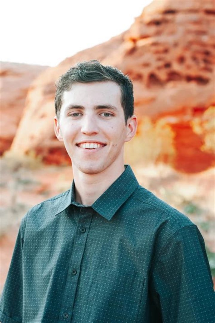 Who is Charlie Robison Dating Now